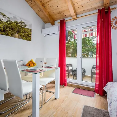 Heidi 2 Apartman *